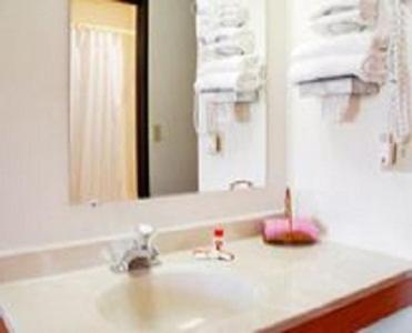 Westwood Inn & Suites - Kimball 客房 照片